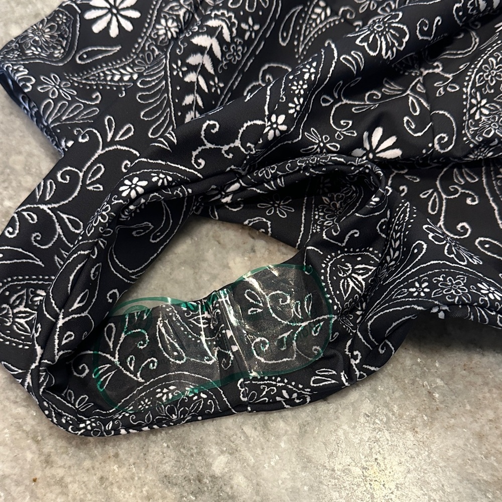 Skatie Rachel One Piece in Black/blue and White Paisley - Picture 3 of 4